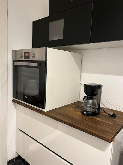 Geraeumige, Helle 3 Zimmer Fewo Bremen Luaran gambar
